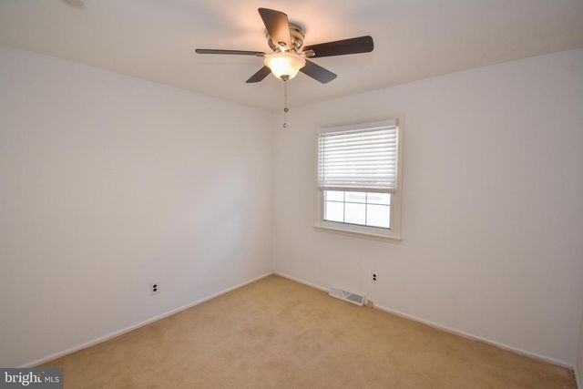 5 SANDY RIDGE DR, Doylestown, PA 18901