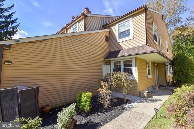 5 SANDY RIDGE DR, Doylestown, PA 18901