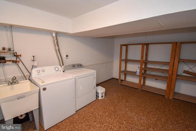 5 SANDY RIDGE DR, Doylestown, PA 18901