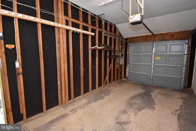 5 SANDY RIDGE DR, Doylestown, PA 18901