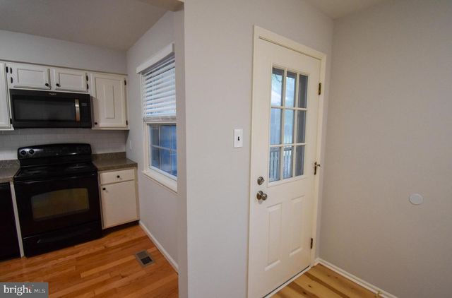 5 SANDY RIDGE DR, Doylestown, PA 18901