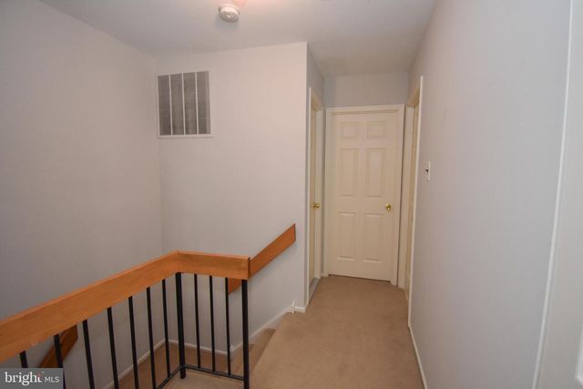 5 SANDY RIDGE DR, Doylestown, PA 18901