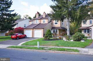 5 SANDY RIDGE DR, Doylestown, PA 18901
