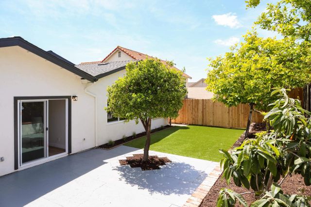 8436 Borealis, San Diego, CA 92126
