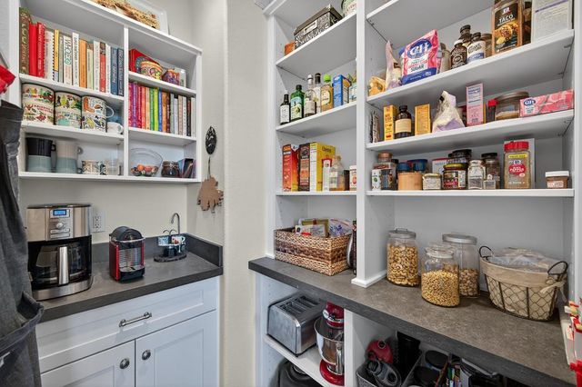 2196 Red Setter Rd, Rocklin, CA 95765