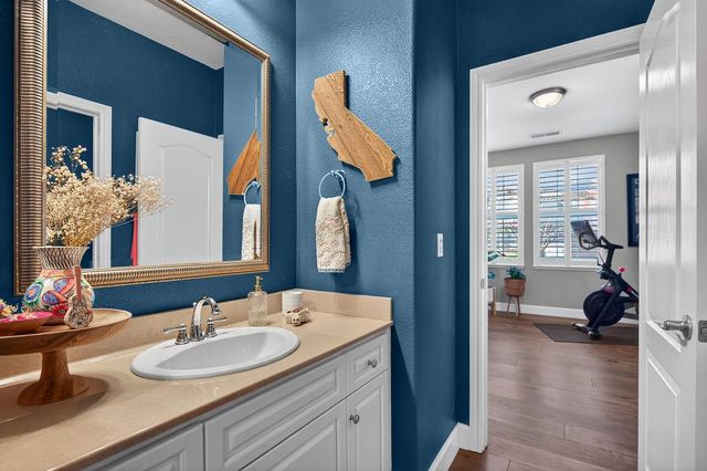 2196 Red Setter Rd, Rocklin, CA 95765