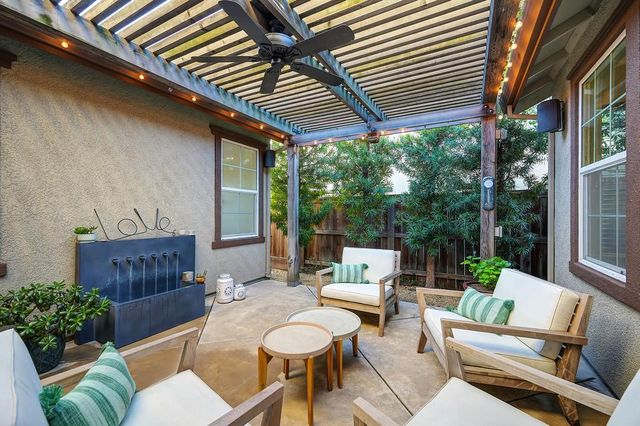 2196 Red Setter Rd, Rocklin, CA 95765