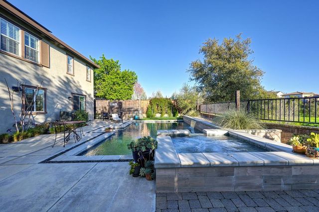 2196 Red Setter Rd, Rocklin, CA 95765