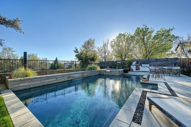 2196 Red Setter Rd, Rocklin, CA 95765