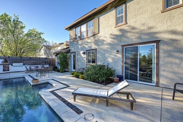 2196 Red Setter Rd, Rocklin, CA 95765