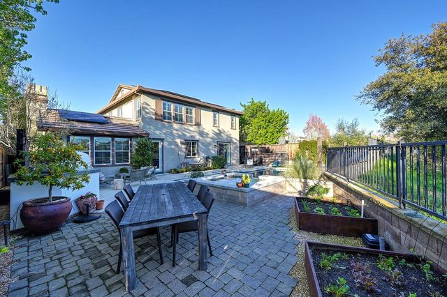 2196 Red Setter Rd, Rocklin, CA 95765