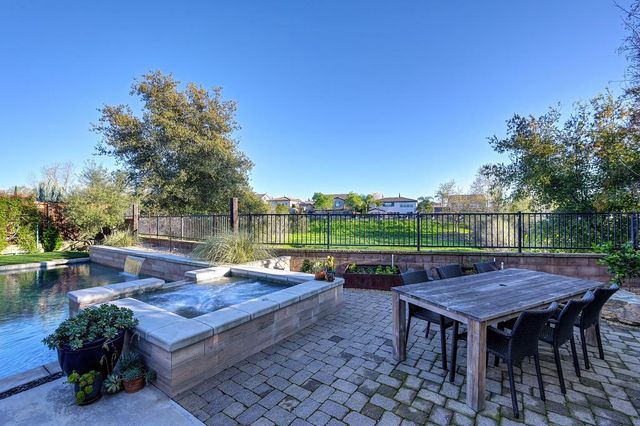 2196 Red Setter Rd, Rocklin, CA 95765