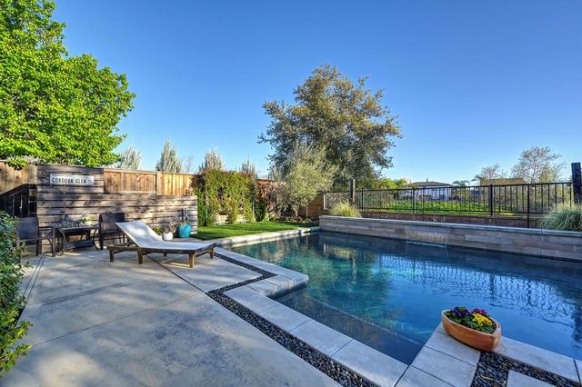 2196 Red Setter Rd, Rocklin, CA 95765