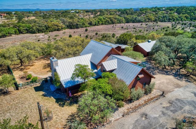 513 River View Dr., Bandera, TX 78003