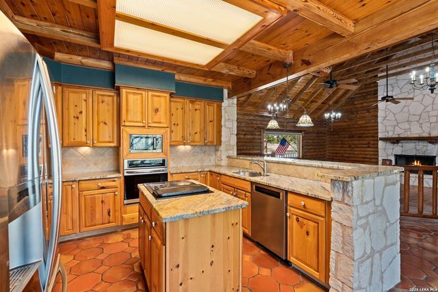 513 River View Dr., Bandera, TX 78003