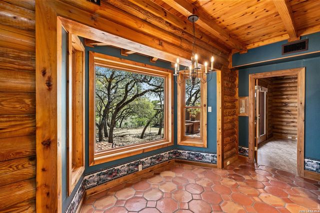 513 River View Dr., Bandera, TX 78003