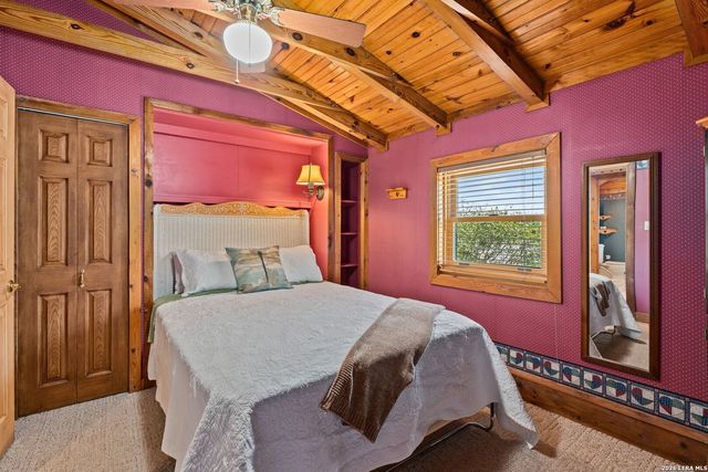 513 River View Dr., Bandera, TX 78003