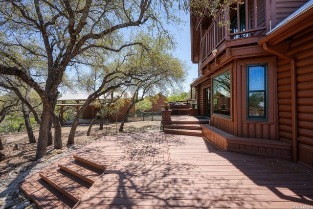 513 River View Dr., Bandera, TX 78003