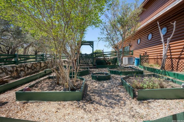 513 River View Dr., Bandera, TX 78003