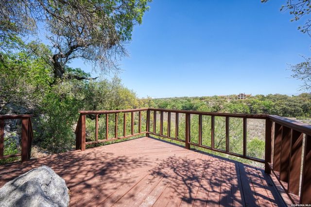 513 River View Dr., Bandera, TX 78003