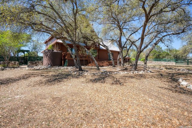 513 River View Dr., Bandera, TX 78003
