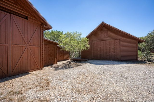 513 River View Dr., Bandera, TX 78003