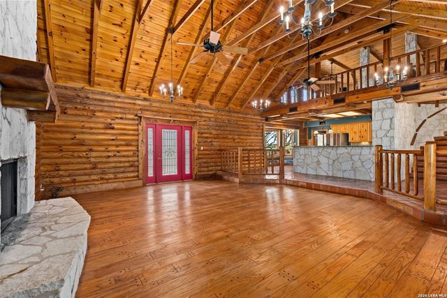 513 River View Dr., Bandera, TX 78003