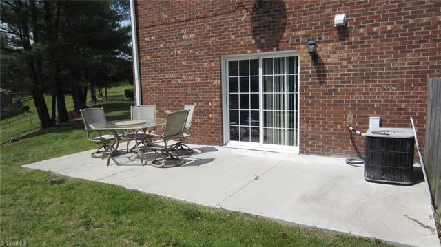 2215 Shadow Valley Road H, High Point, NC 27265