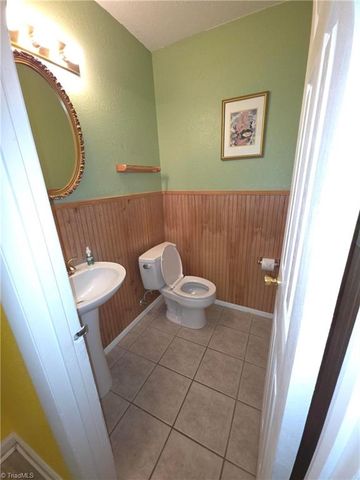 2215 Shadow Valley Road H, High Point, NC 27265