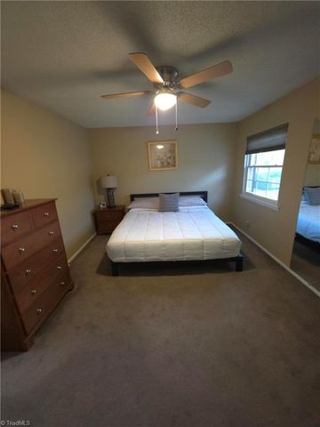 2215 Shadow Valley Road H, High Point, NC 27265