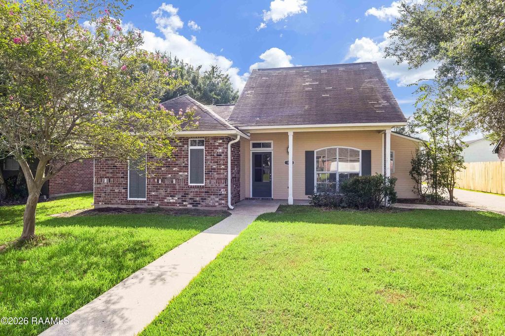 111 Songbird Lane, Lafayette, LA 70506