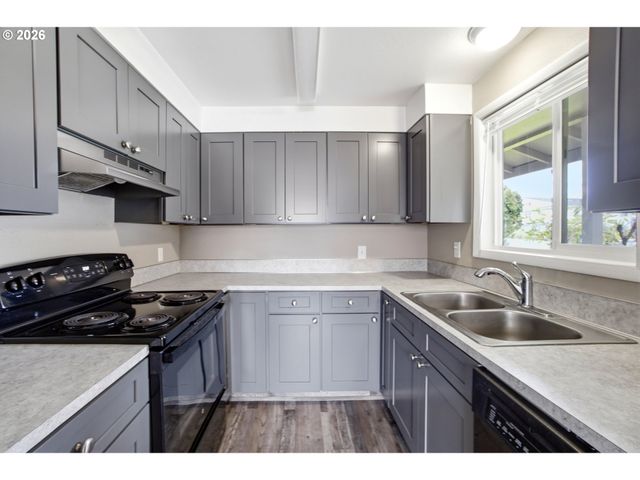 1710 DEARBORN Ave, Keizer, OR 97303