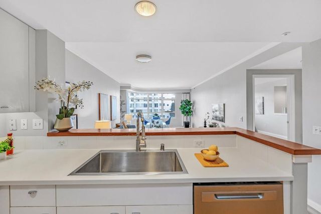 403 Main Street 206N, San Francisco, CA 94105