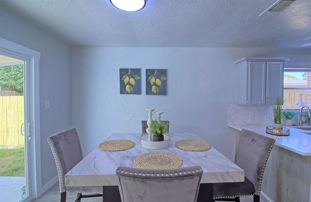 2008 Sexton Drive, Arlington, TX 76015