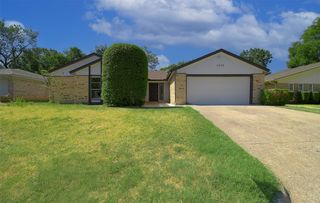 2008 Sexton Drive, Arlington, TX 76015