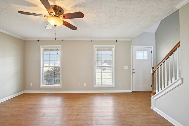 905 Hogan Dr, Murfreesboro, TN 37128