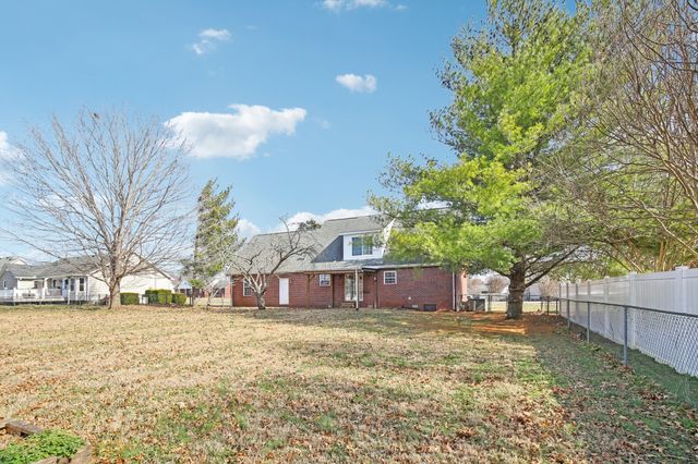 905 Hogan Dr, Murfreesboro, TN 37128