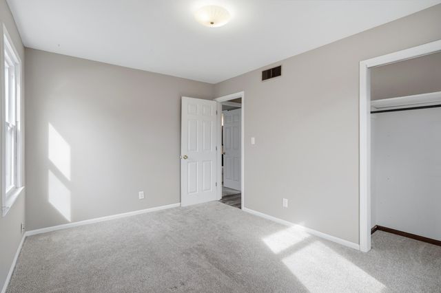 2009 IRIS DR, Columbia, MO 65202