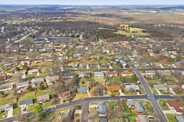 2009 IRIS DR, Columbia, MO 65202