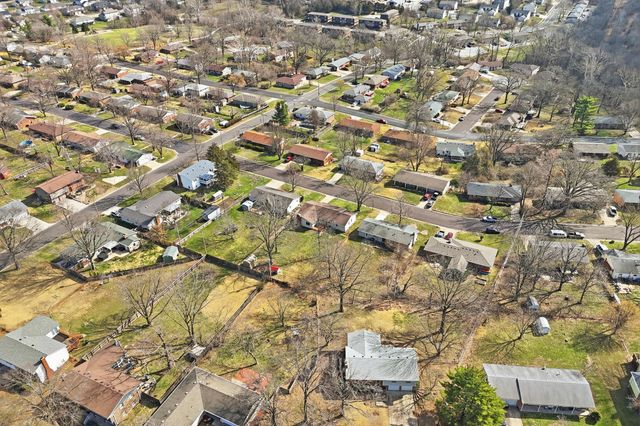 2009 IRIS DR, Columbia, MO 65202