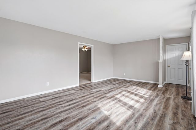 2009 IRIS DR, Columbia, MO 65202