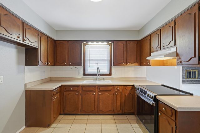 2009 IRIS DR, Columbia, MO 65202