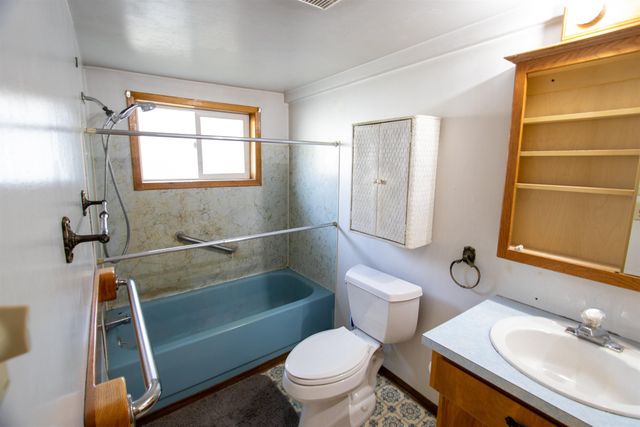 415 N Park Ave, Deer Park, WA 99006