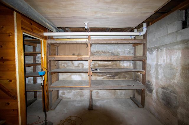 415 N Park Ave, Deer Park, WA 99006