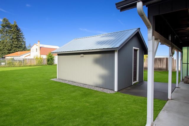 415 N Park Ave, Deer Park, WA 99006