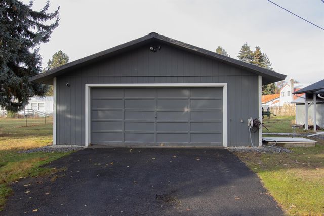 415 N Park Ave, Deer Park, WA 99006