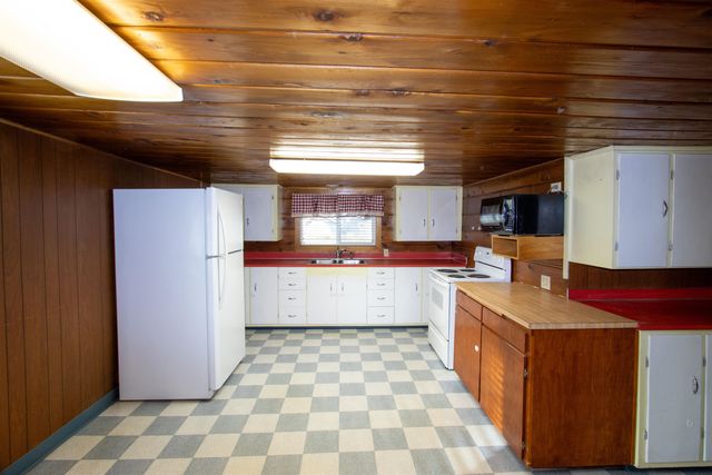 415 N Park Ave, Deer Park, WA 99006