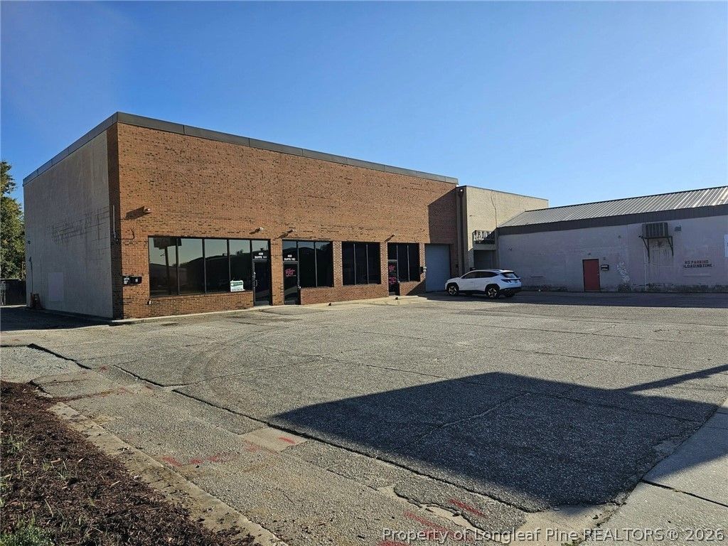 450 W Russell Street 101, Fayetteville, NC 28301 — exterior