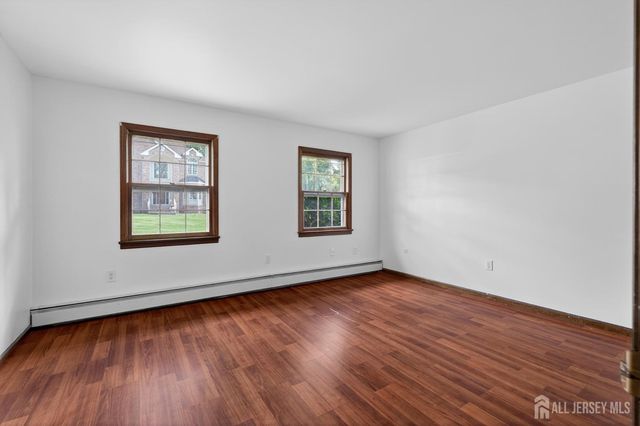 212 Oxford Road, Edison, NJ 08820
