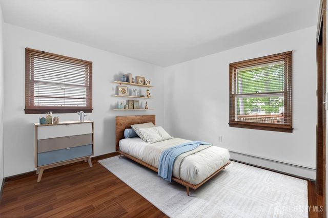 212 Oxford Road, Edison, NJ 08820